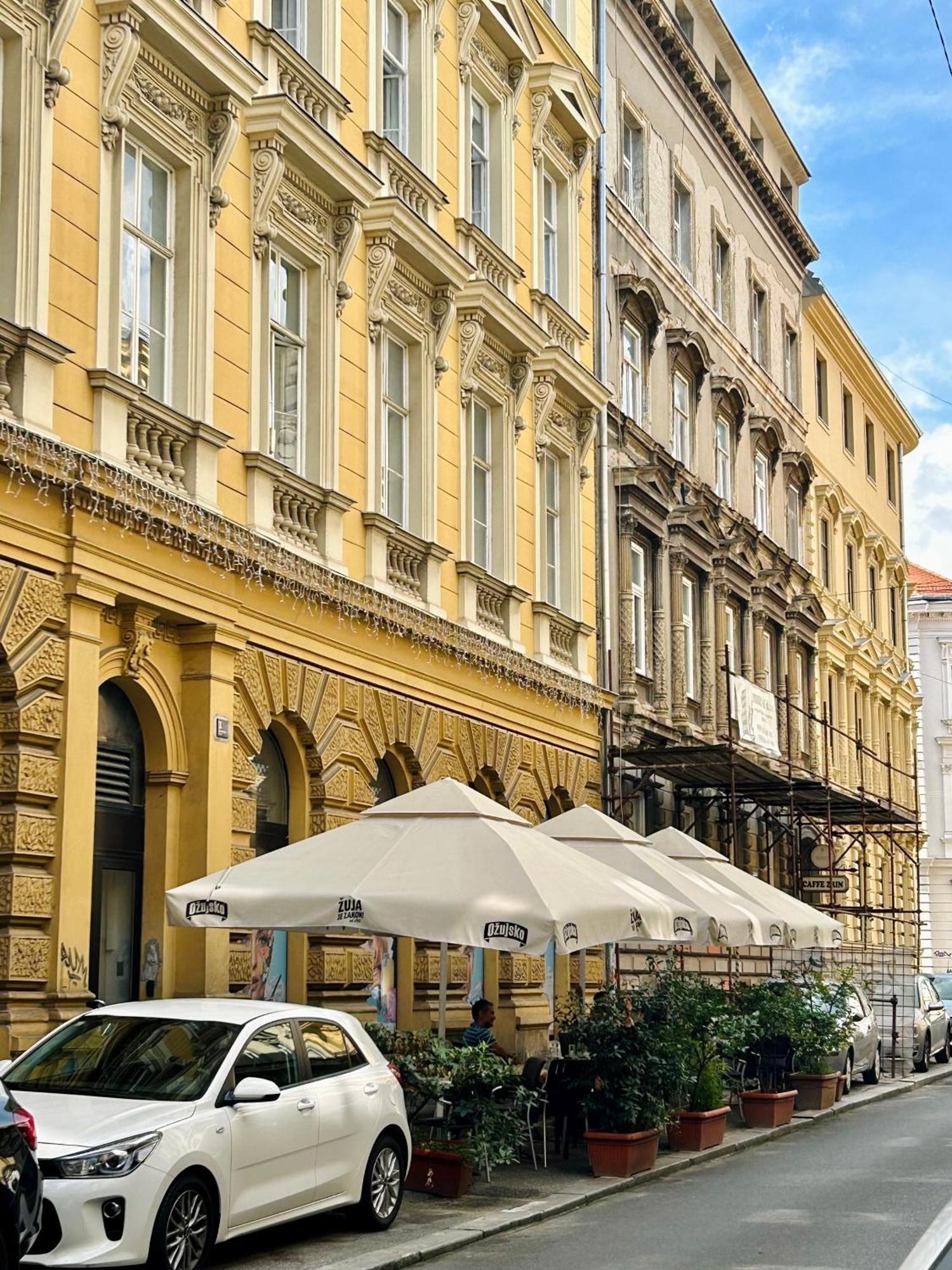 Local Heart At Main Square And Zrinjevac Park! Apartment Zagreb Luaran gambar